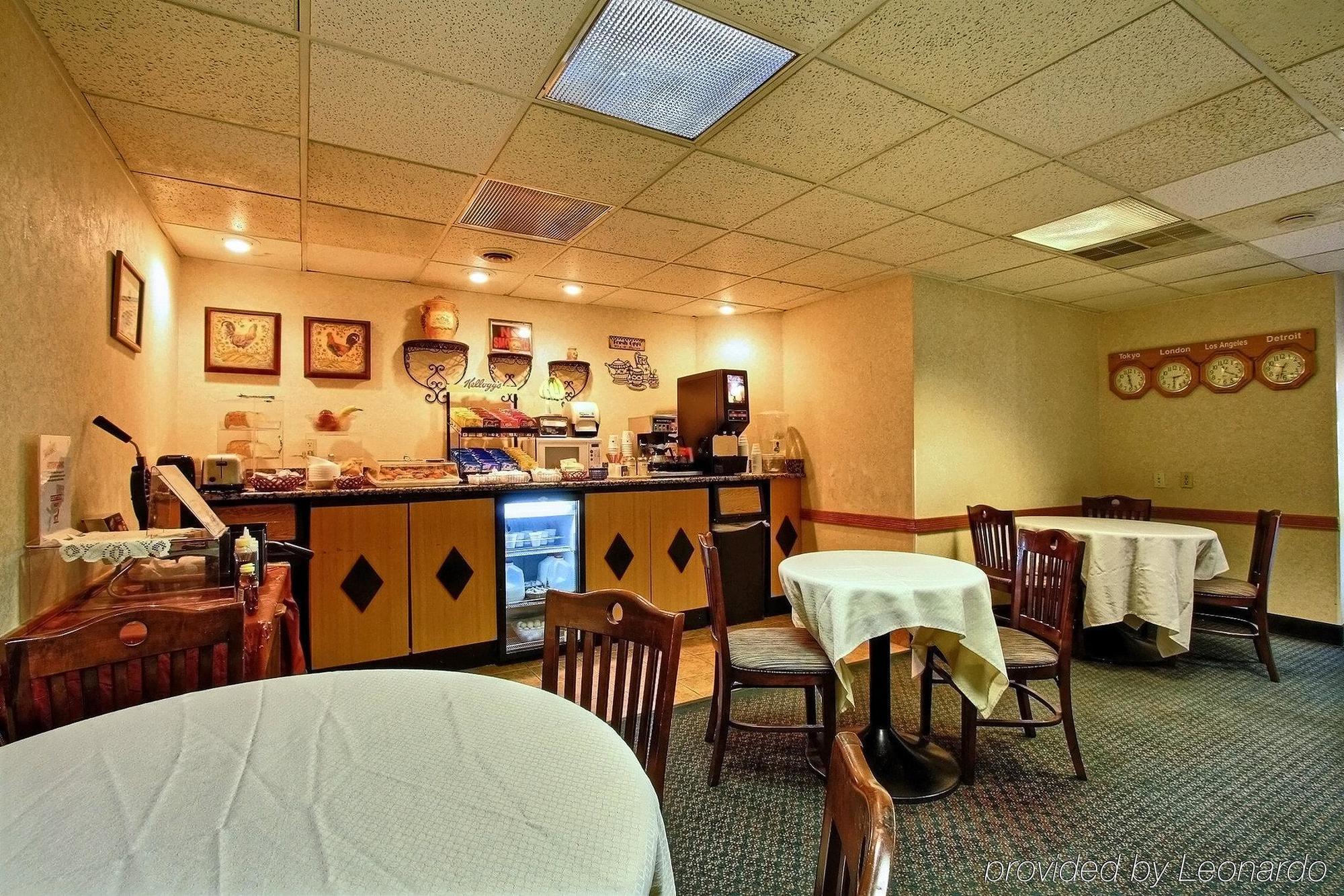 Days Inn & Suites By Wyndham Madison Heights Mi Restaurante foto