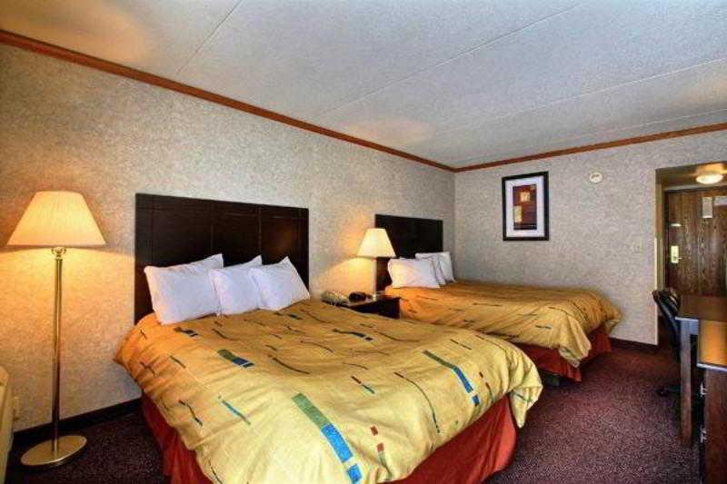 Days Inn & Suites By Wyndham Madison Heights Mi Exterior foto
