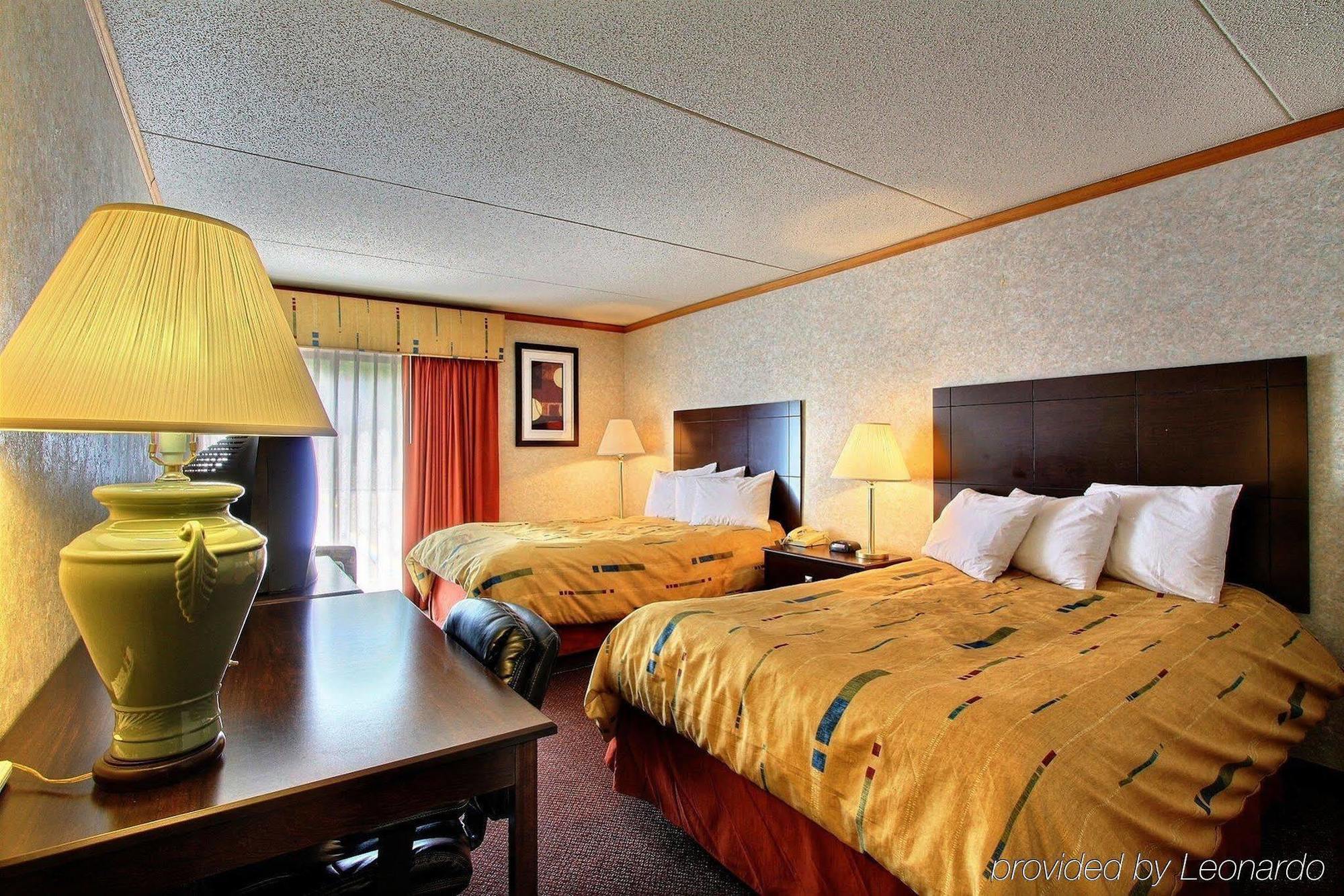 Days Inn & Suites By Wyndham Madison Heights Mi Exterior foto